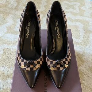 Louis Vuitton damier pumps